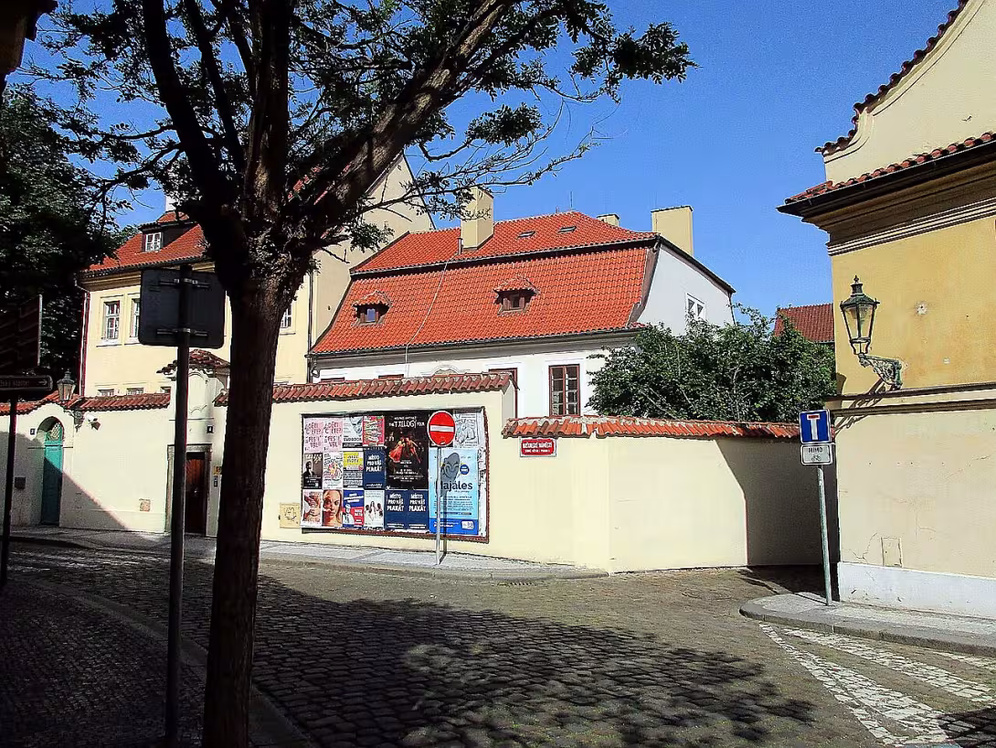 Fara u svatého Haštala, Praha