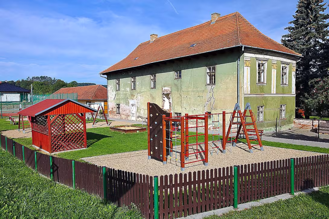 Fara v Sebranicích