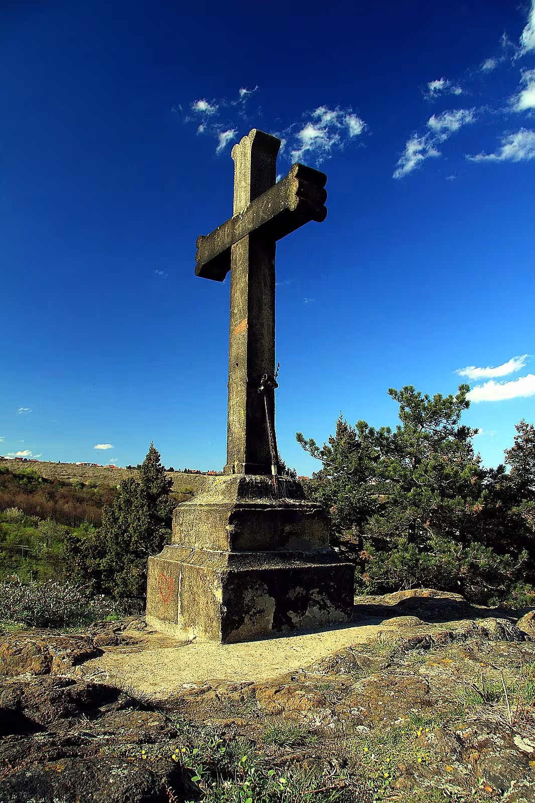 Krucifix na skále