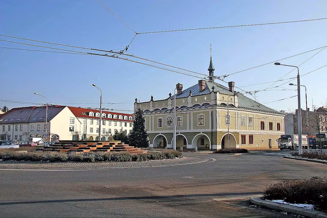 Radnice (Lázně Bohdaneč)