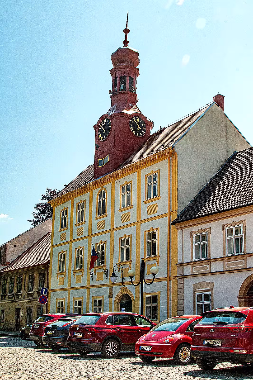 Radnice (Železnice)