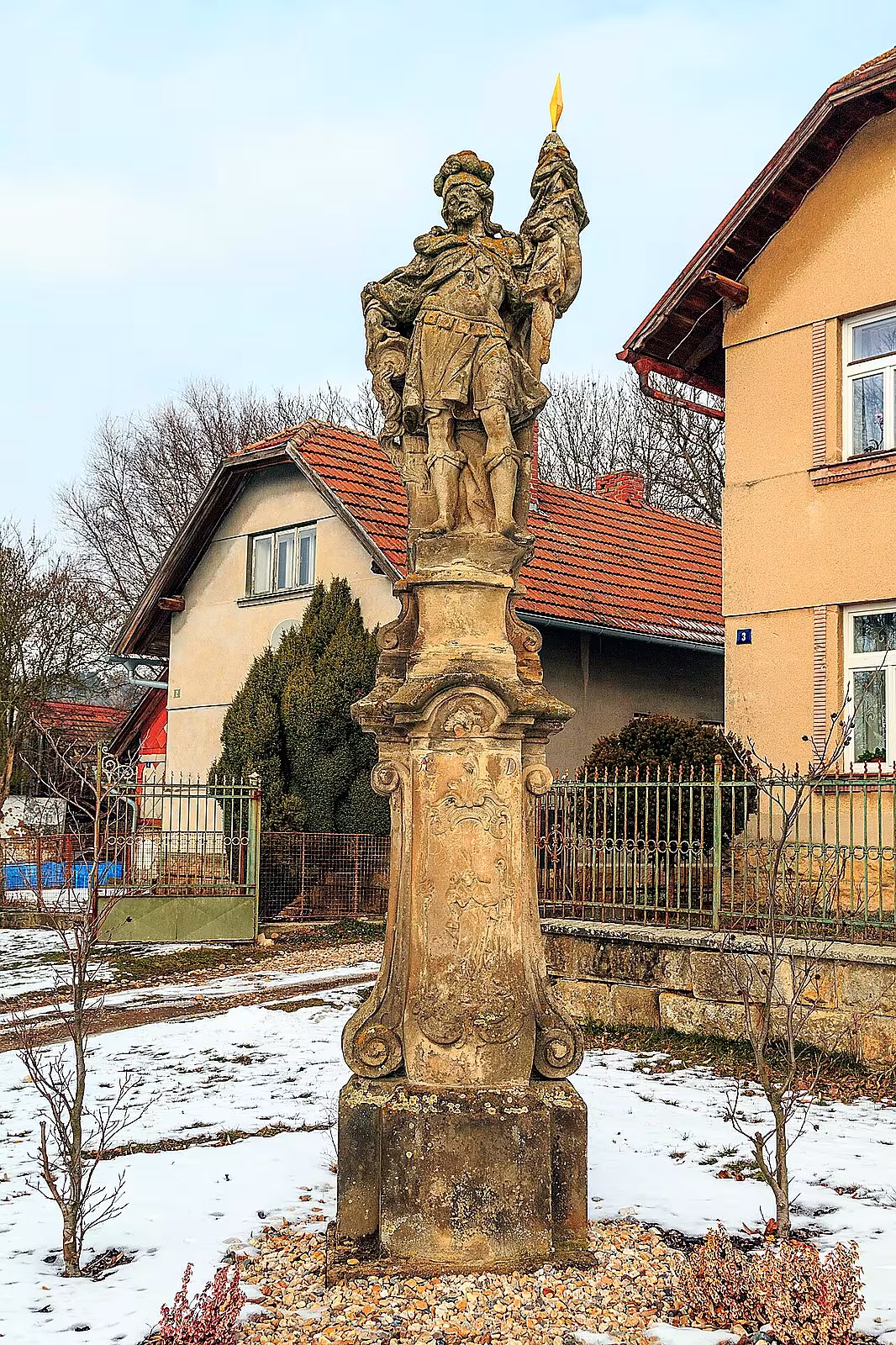 Sloup se sochou svatého Floriána