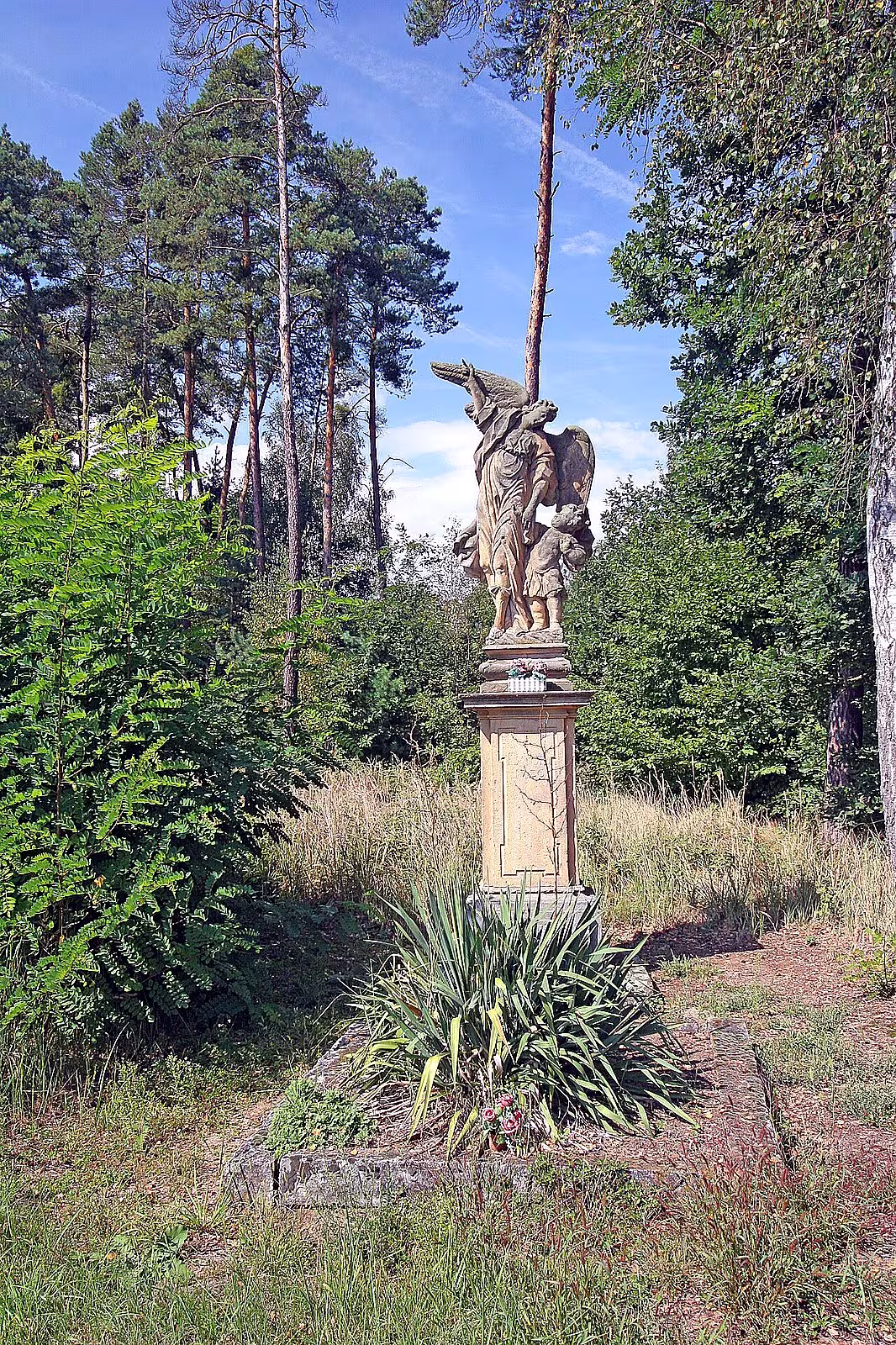 Socha Anděla Strážce (Kladruby nad Labem)