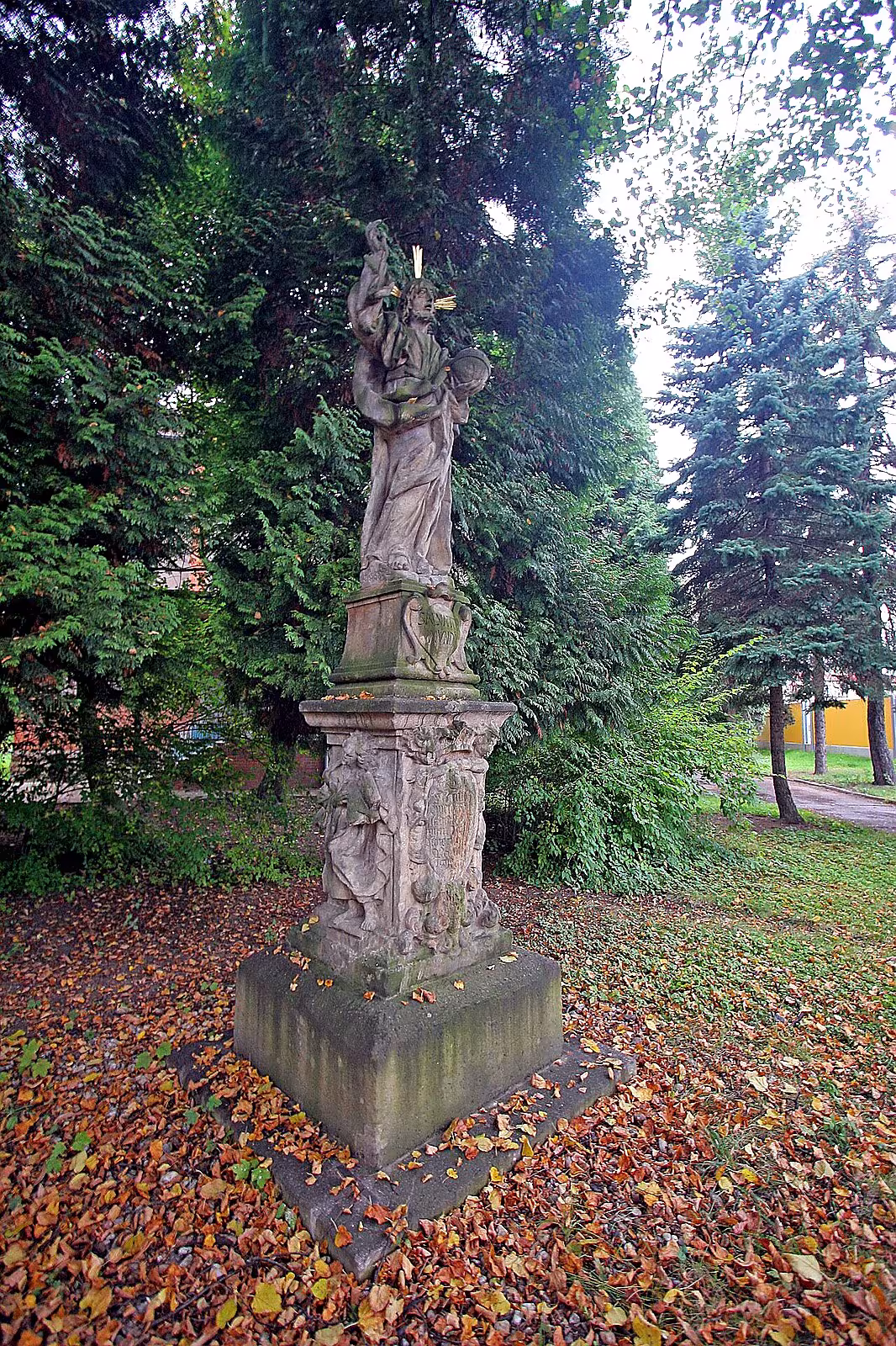 Socha Salvatora mundi