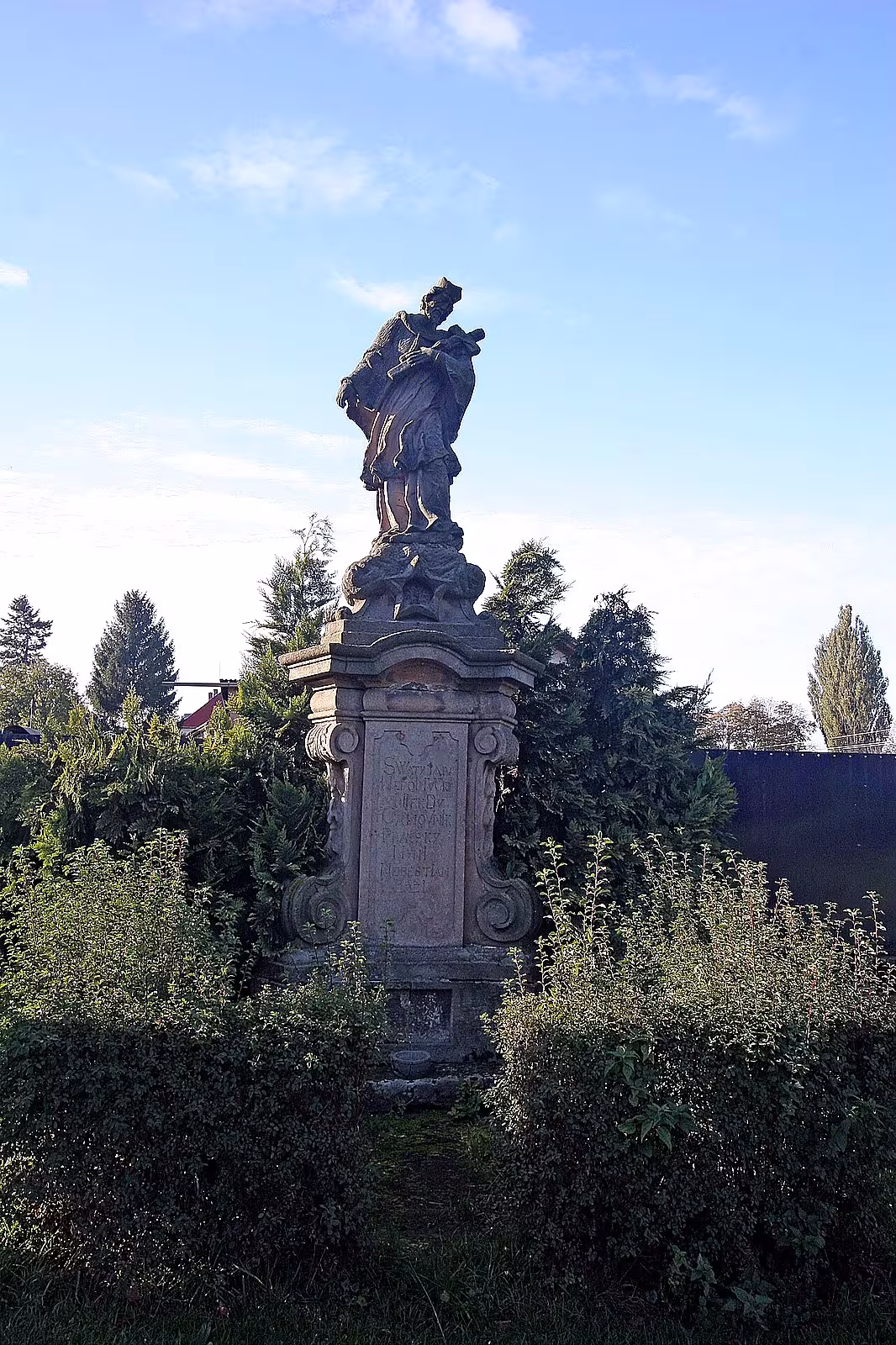 Socha svatého Jana Nepomuckého (Hořiněves)
