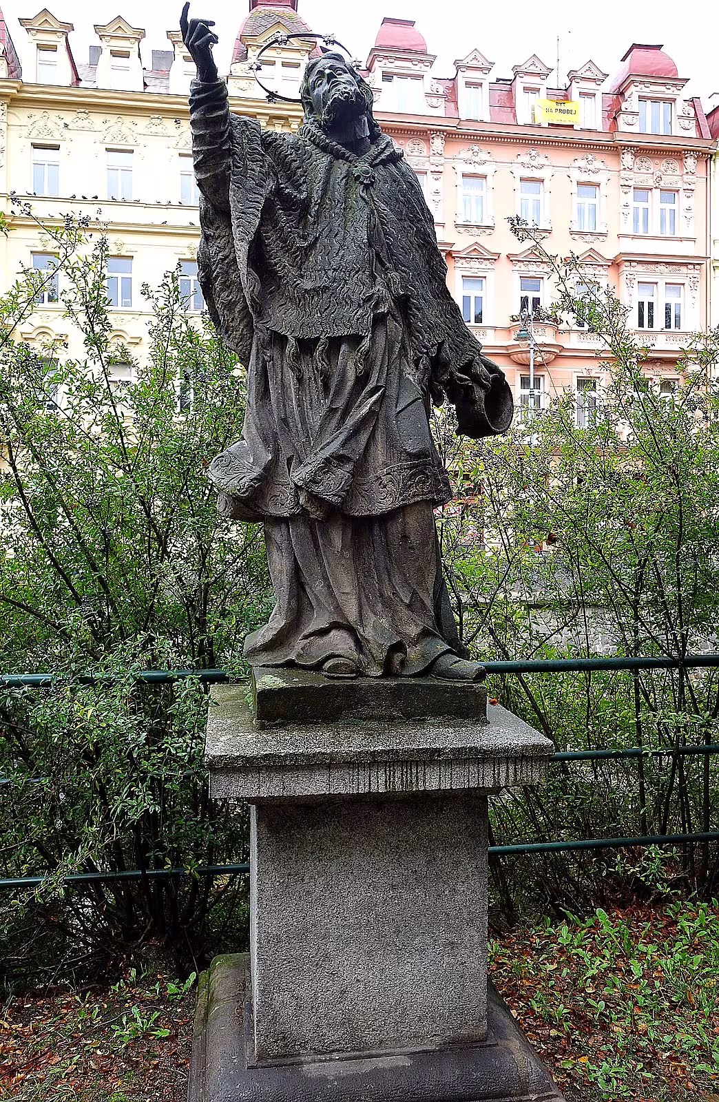 Socha svatého Jana Nepomuckého (Karlovy Vary, 1728)