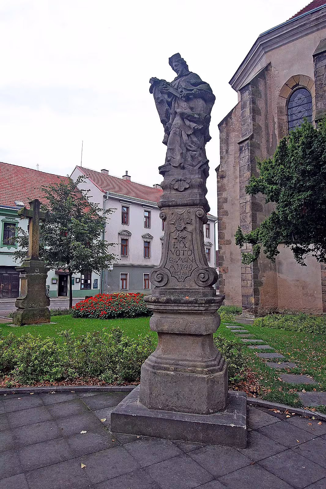 Socha svatého Jana Nepomuckého (Nový Bydžov, kostel)