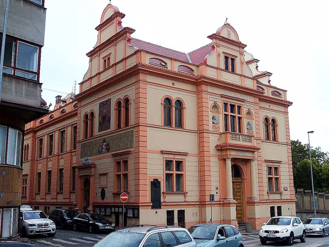 Sokolovna v Holešovicích