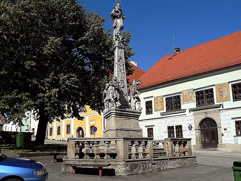 Sousoší svatého Jana Nepomuckého (Benešov nad Černou)