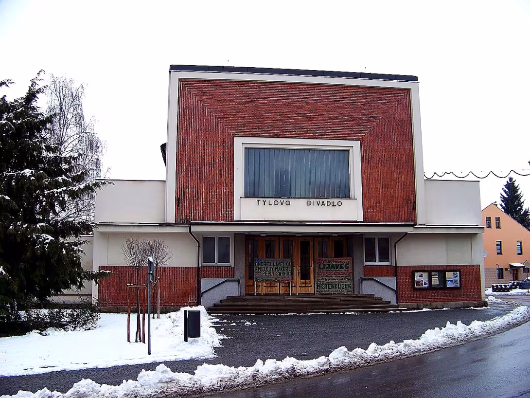 Tylovo divadlo Lomnice nad Popelkou