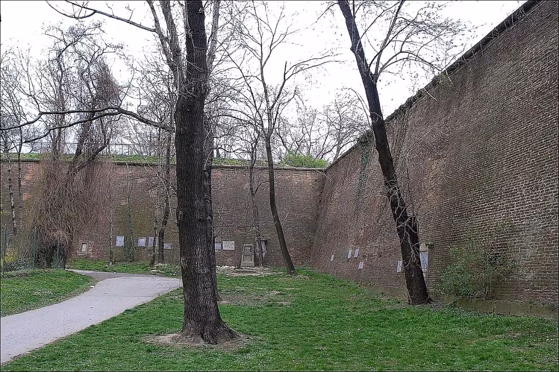 Vojenský hřbitov na Hradčanech