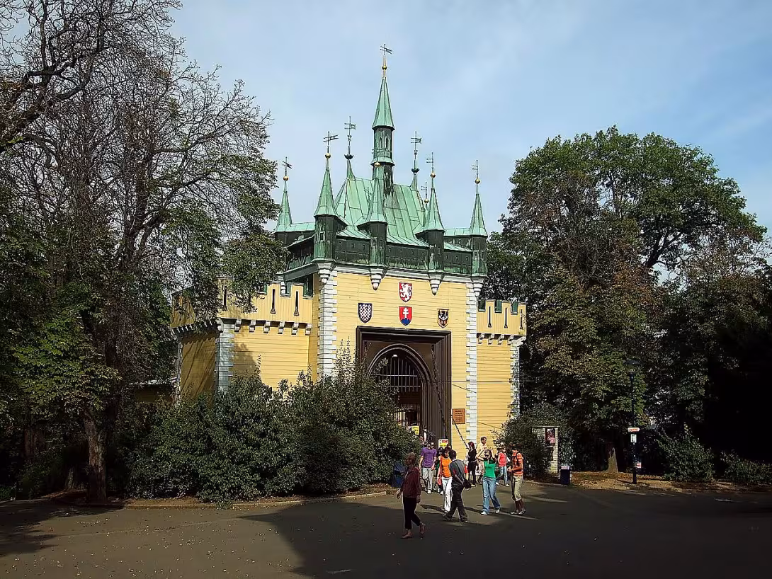 Zrcadlové bludiště na Petříně