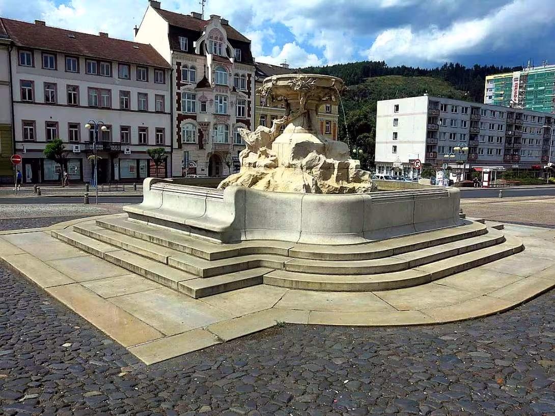 kašna na Masarykově náměstí v Děčíně