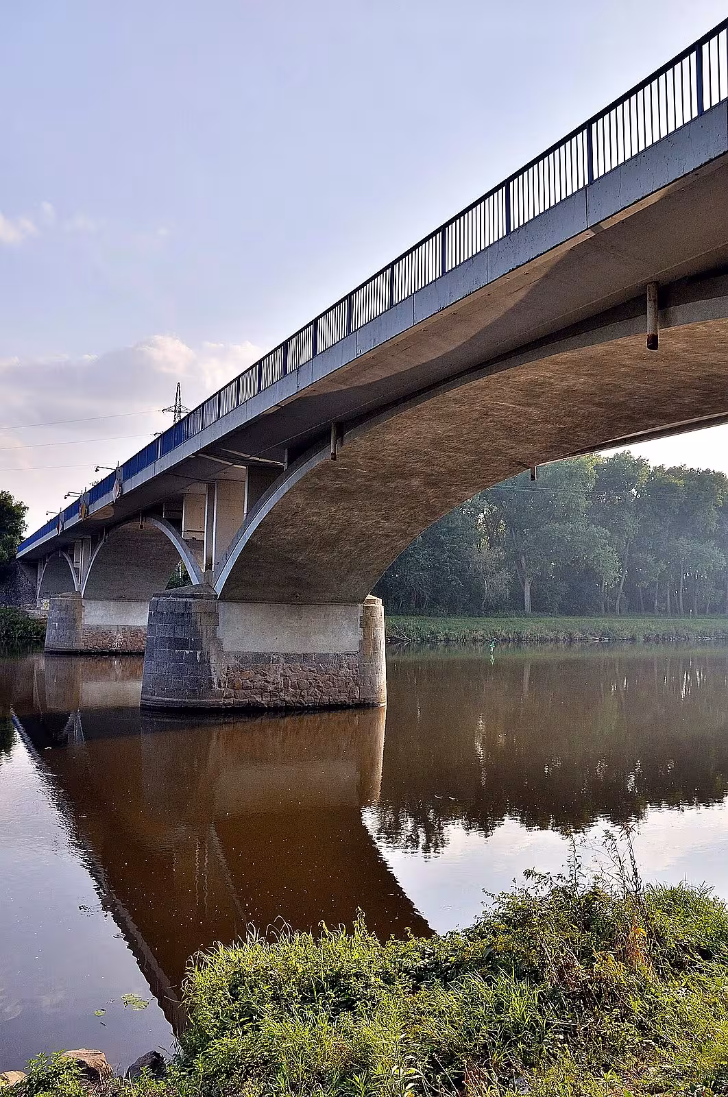 most přes Labe v Kostelci nad Labem