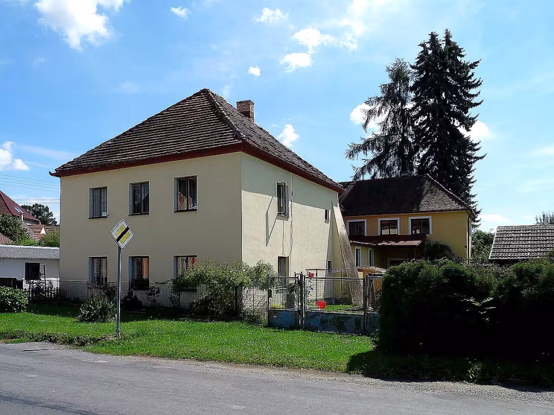 Židovská škola v Tučapech