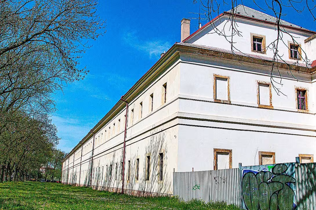 Žižkova pěchotní kasárna