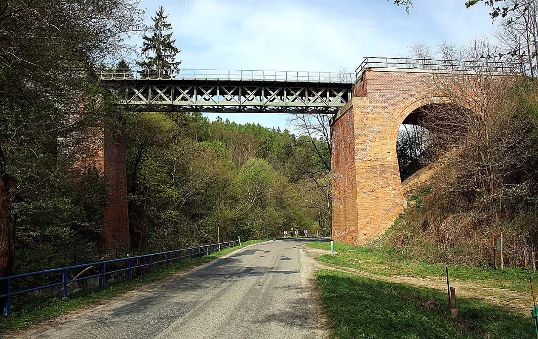 železniční viadukt u Střelic