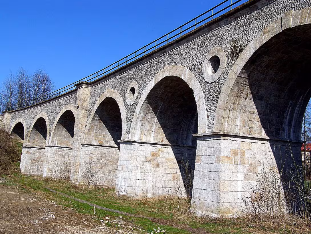 železniční viadukt v Rychnově u Jablonce nad Nisou