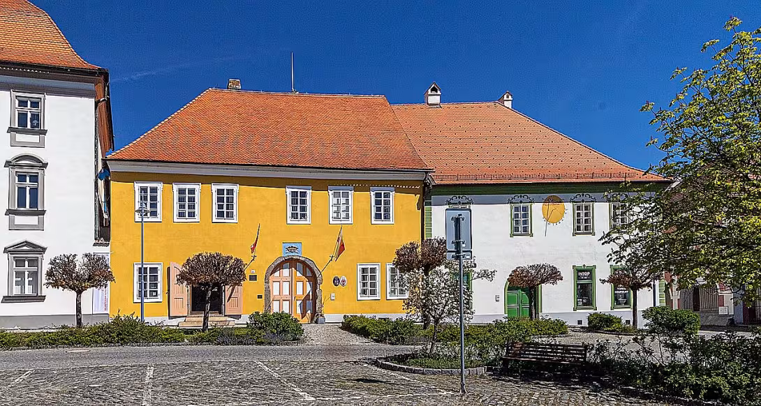 Dům U Zlatého slunce (Týn nad Vltavou)