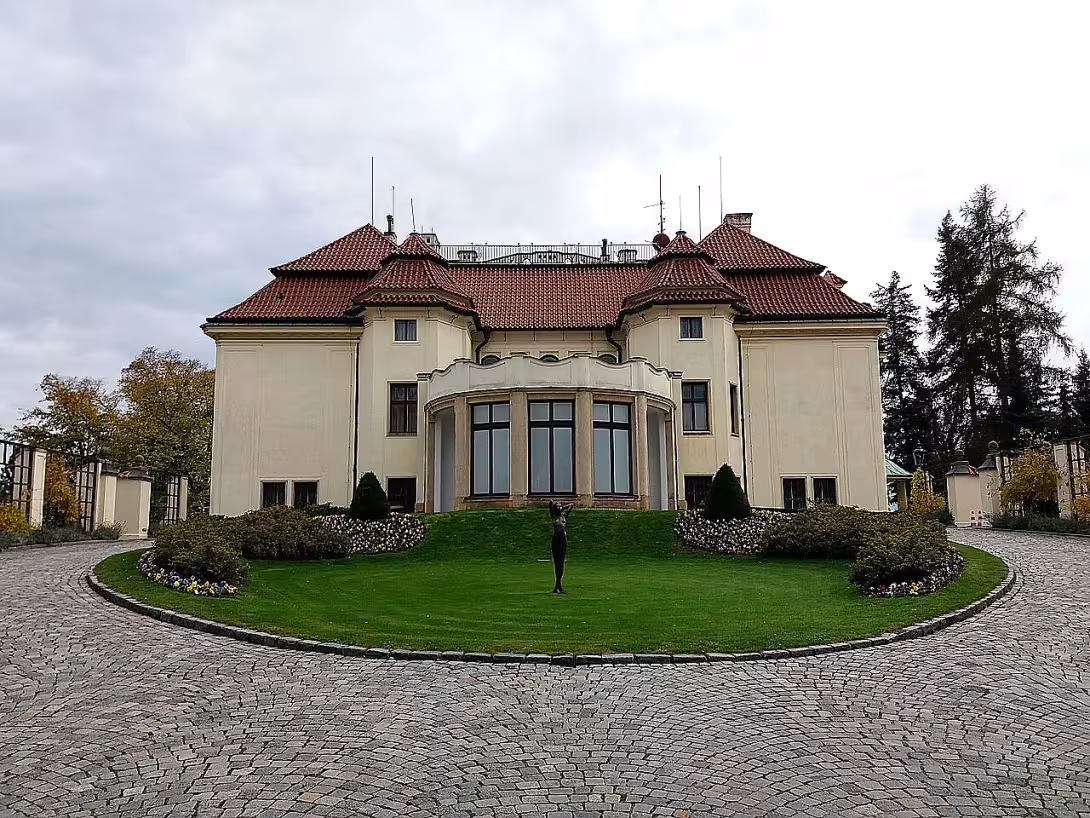 Kramářova vila
