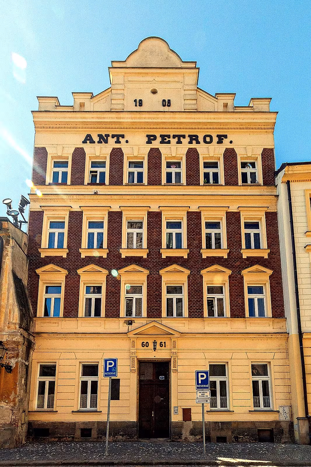 Náměstí Jana Pavla II. 6 a 7