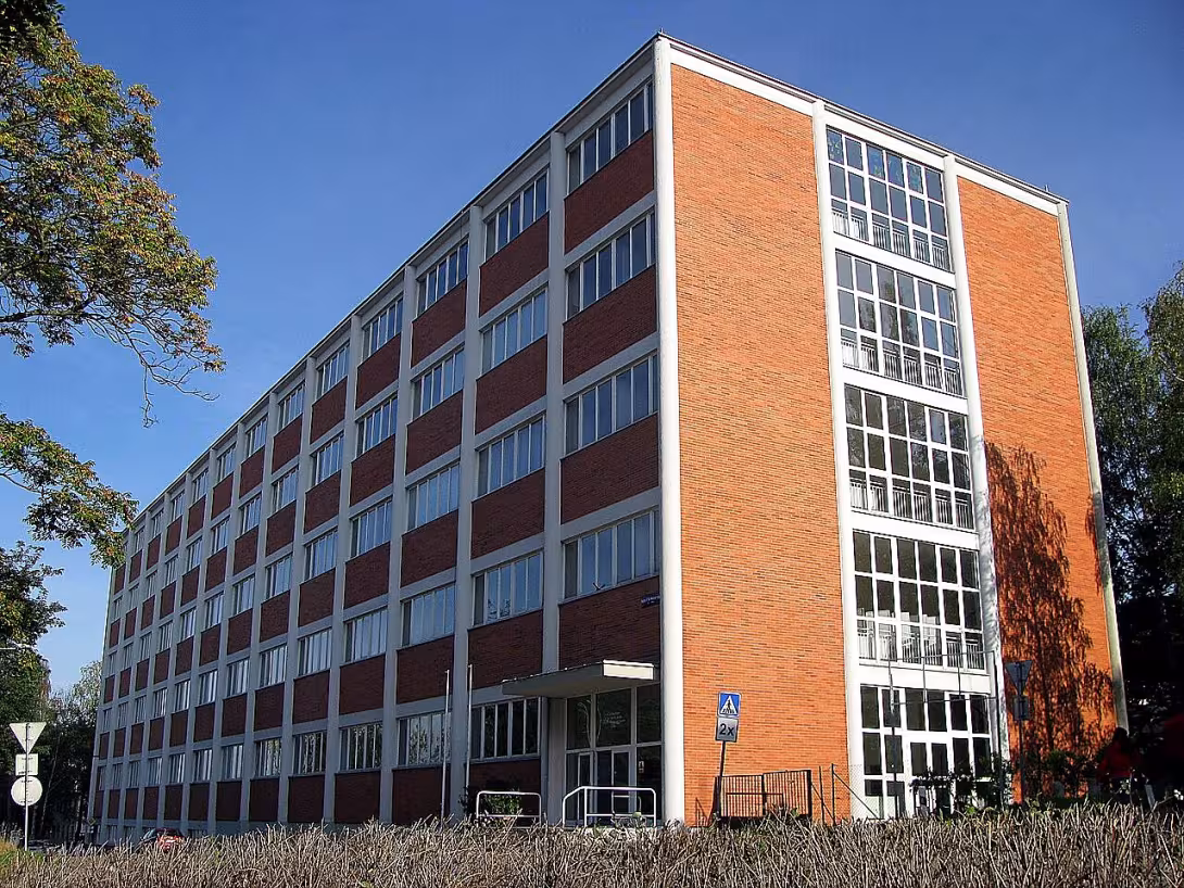 Studijní ústavy