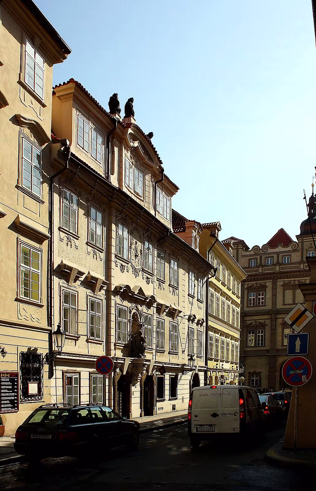 dům U Zlatého jelena (Malá Strana)