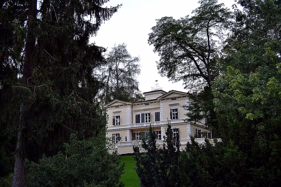 usedlost Žitná a vila Mrázovka