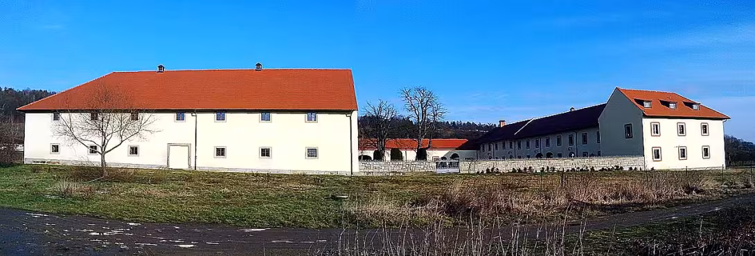 Červený dvůr (Jenišovice)