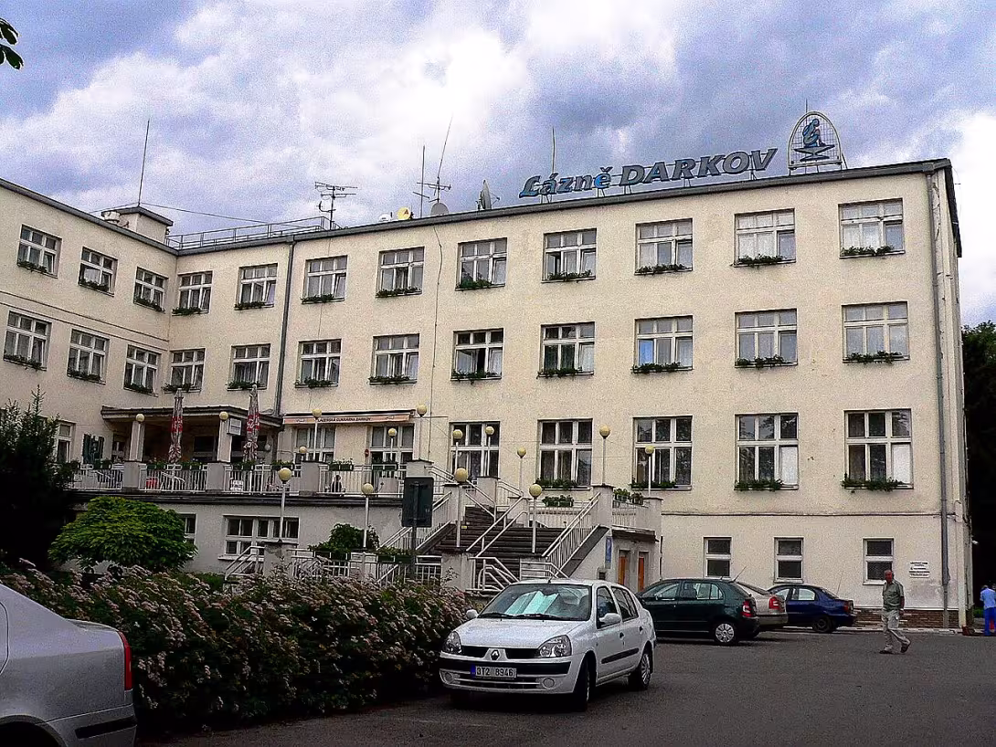 Sanatorium v Lázeňském parku v Darkově
