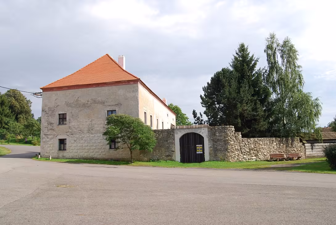 Dnešní pohled – Tvrz Vlksice