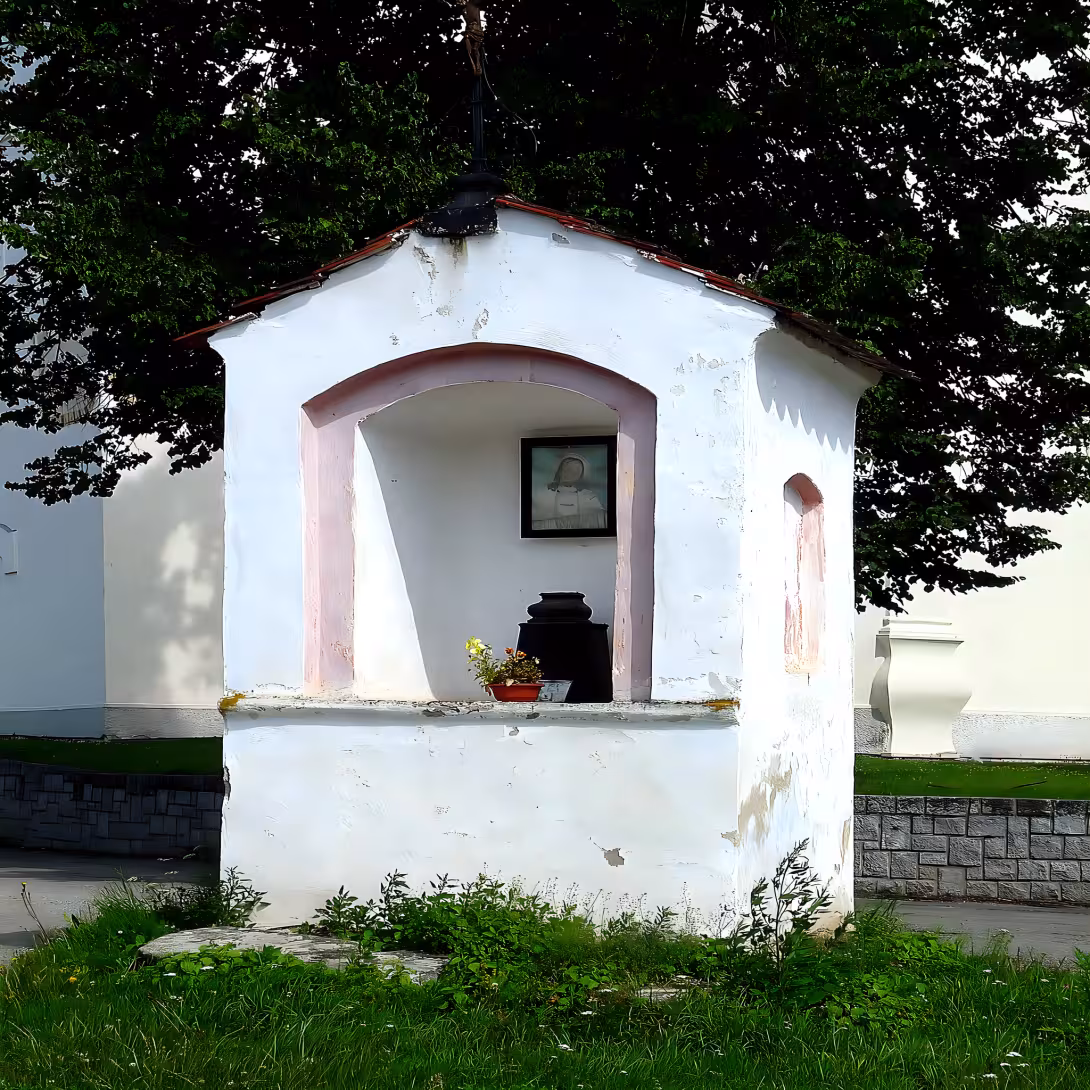 Boží muka - výklenková kaplička
