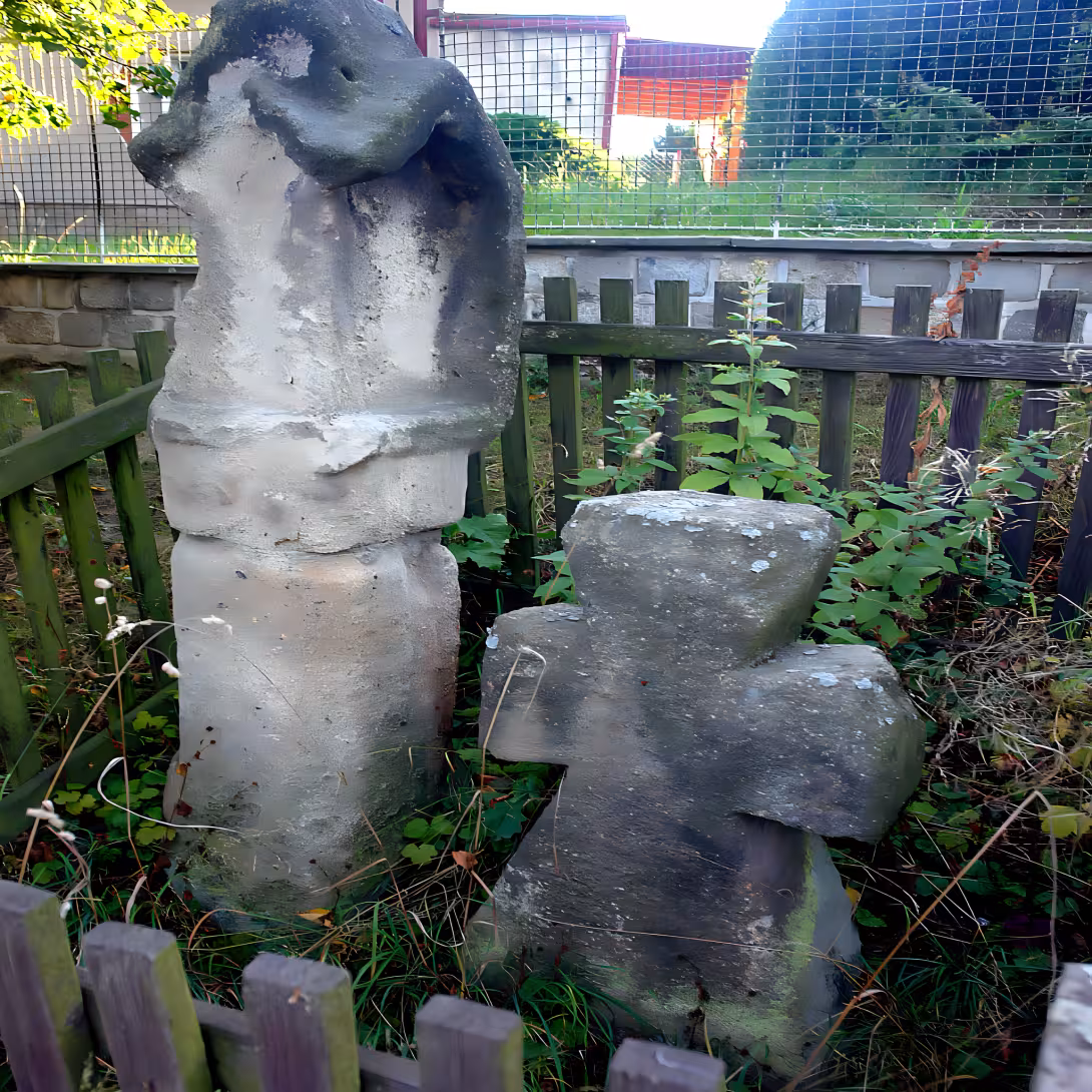 Boží muka a smírčí kříž