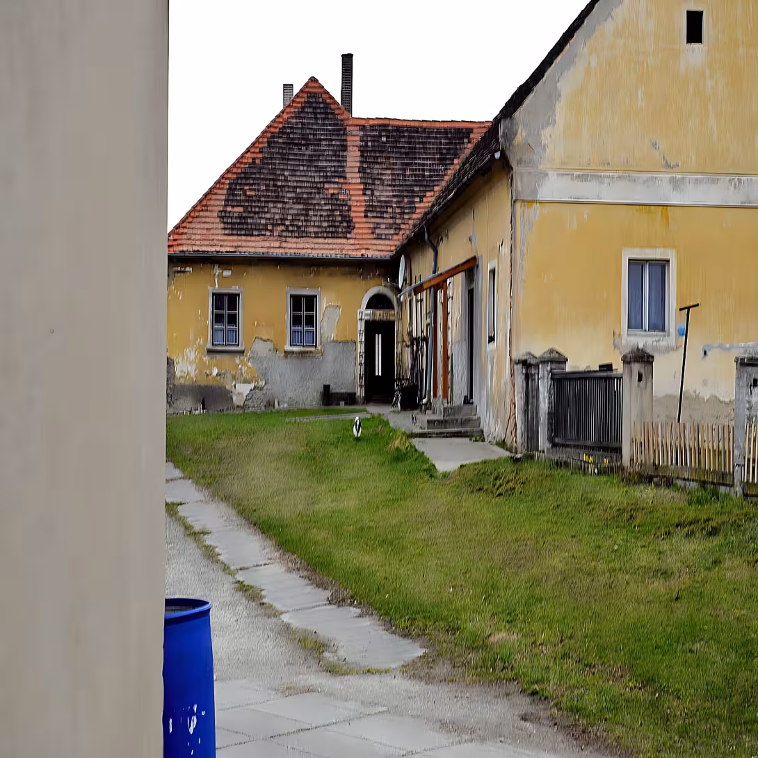Bývalá tvrz v Malíkovicích