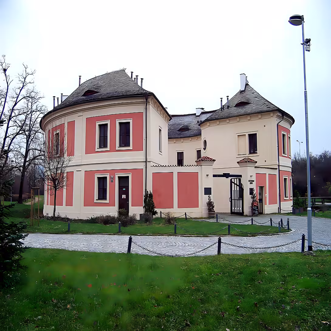 Chodovská tvrz