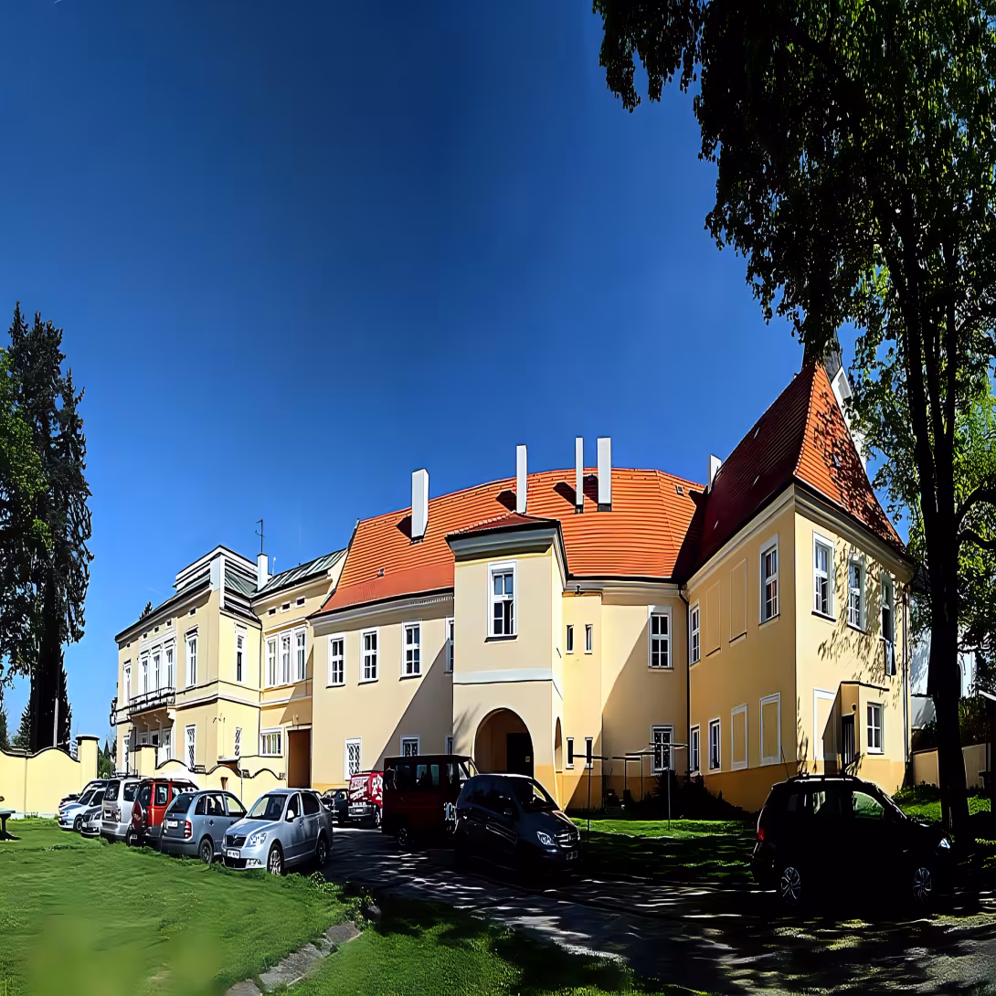zámek Dolní Počernice
