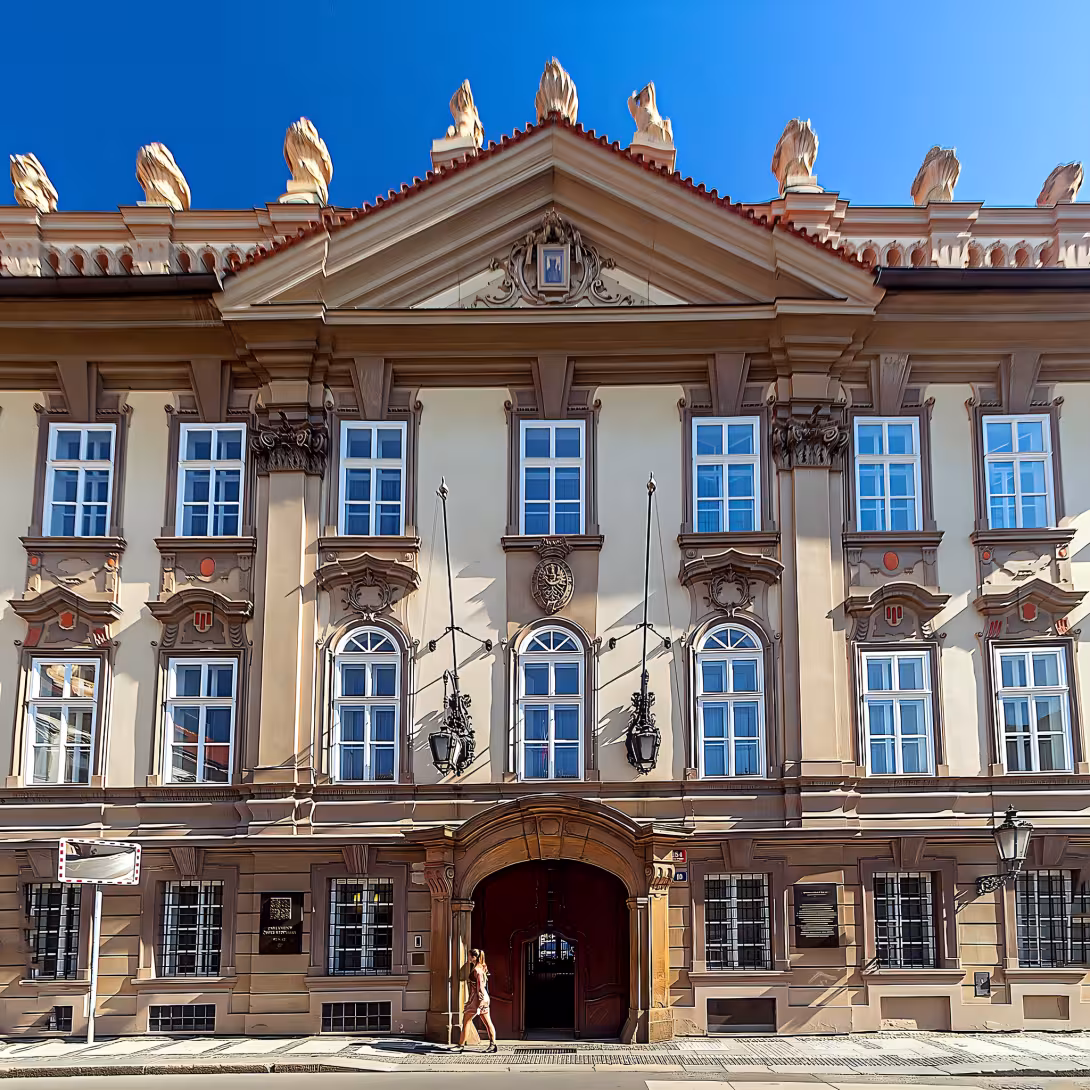 Kolovratský palác ve Valdštejnské