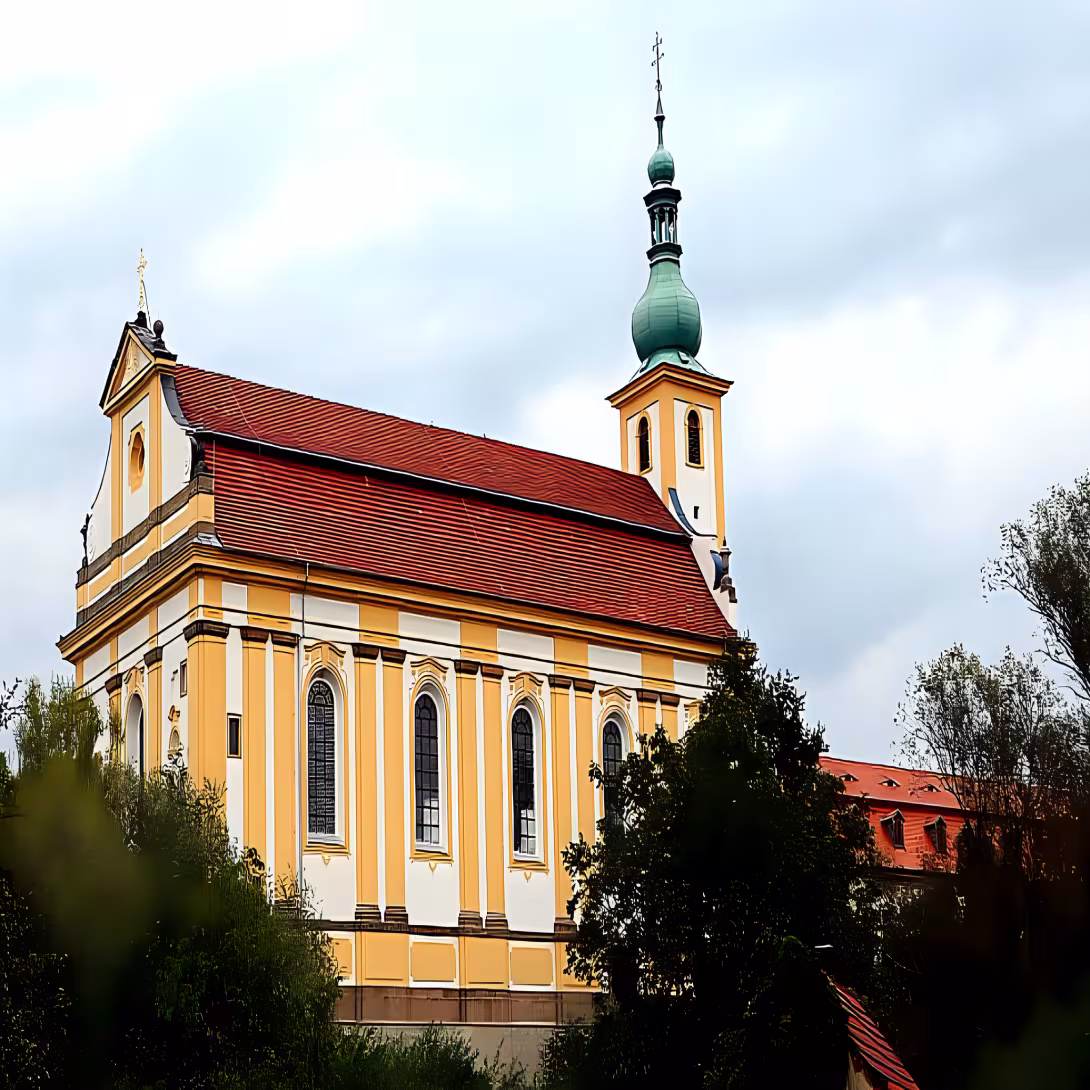 Kostel Nanebevzetí Panny Marie v Konojedech
