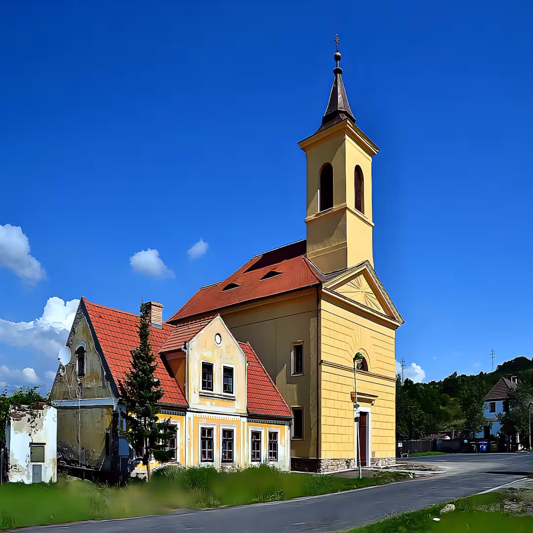 Kostel Nejsvětější Trojice (Stranná)