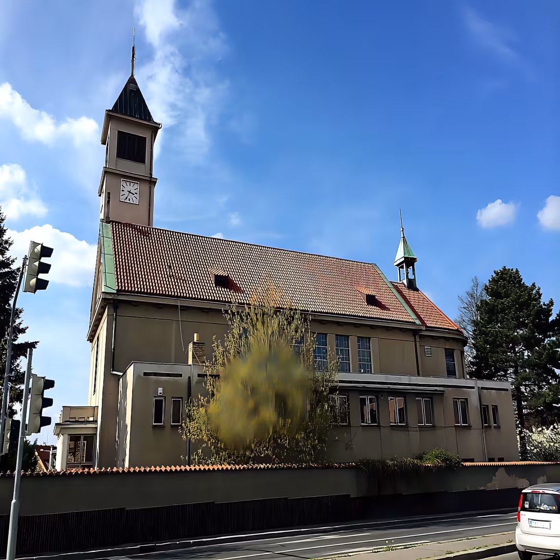 Kostel Panny Marie Královny míru