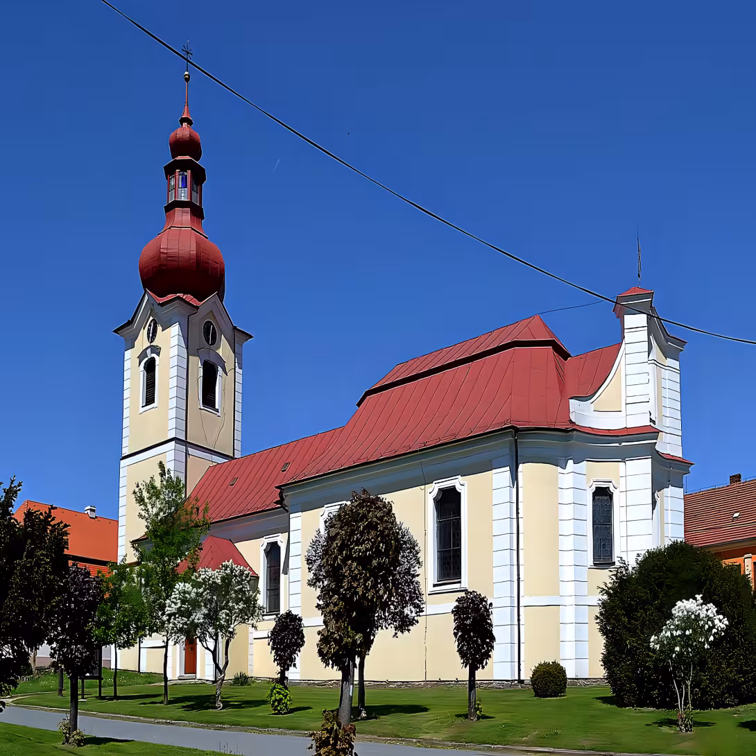 Kostel svatého Petra a Pavla (Horní Bobrová)