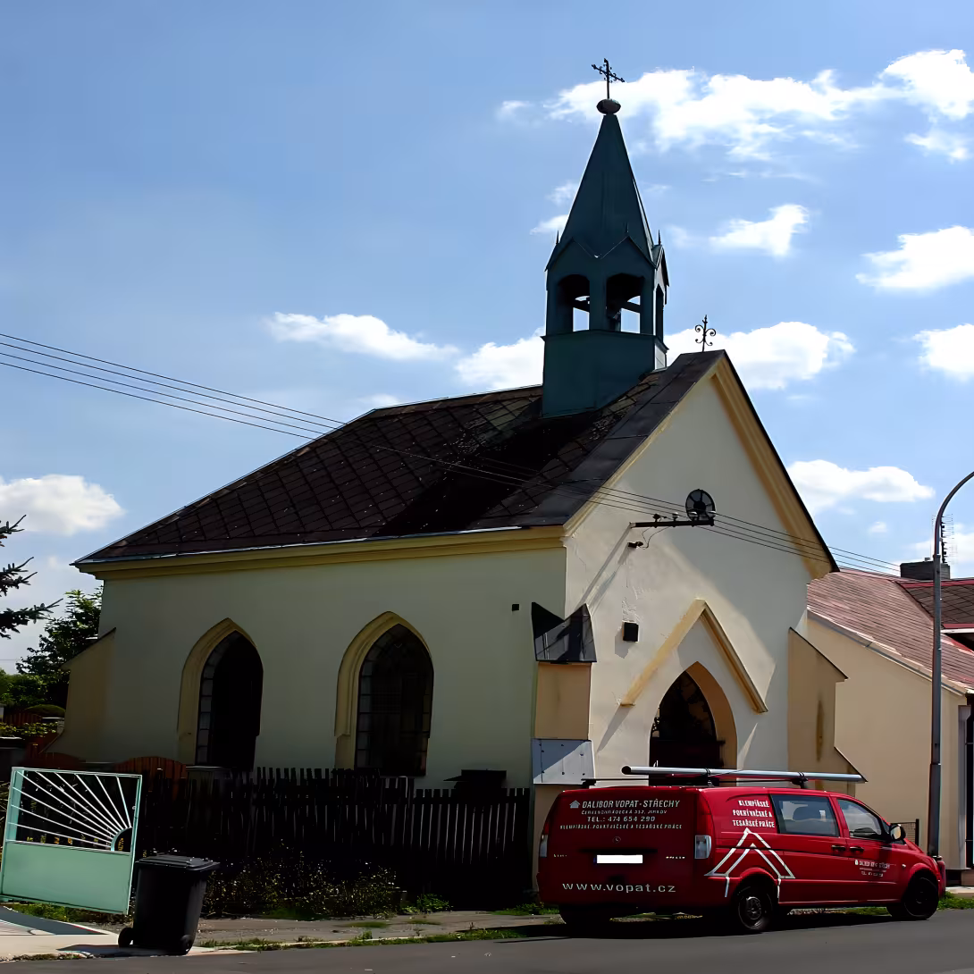 kaple Nejsvětější Trojice (Lom)