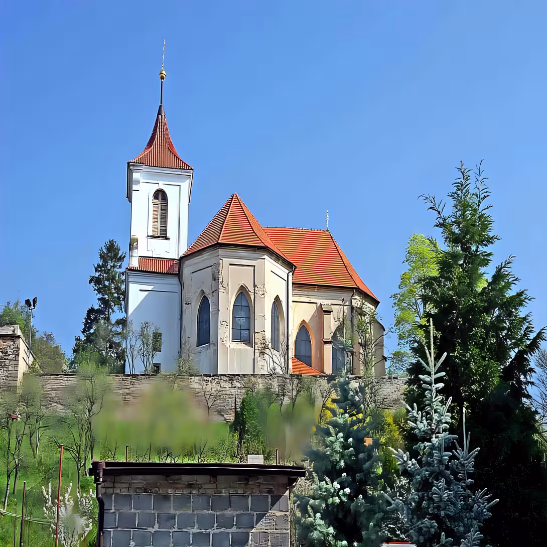kostel svatého Apolináře (Sadská)
