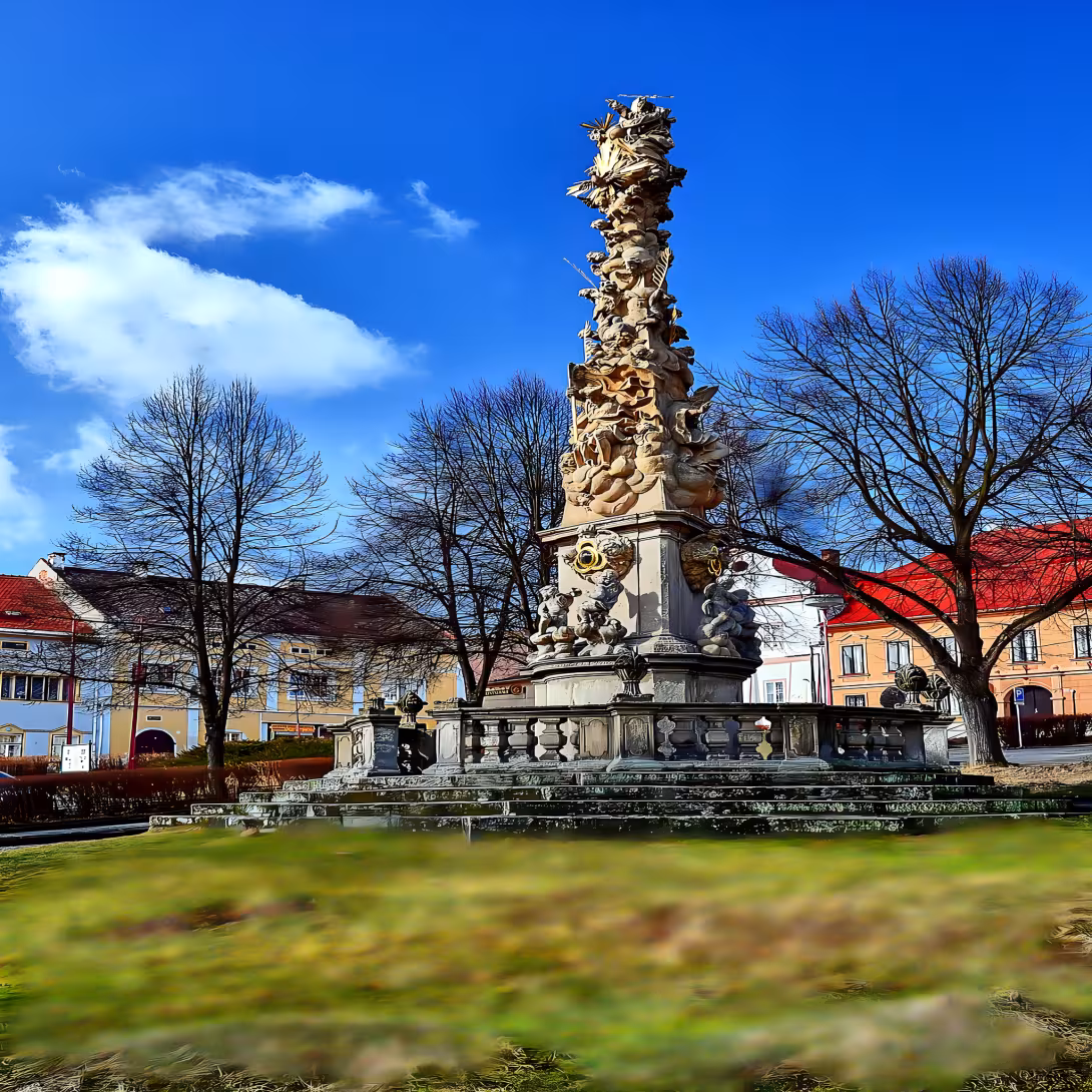 Sloup se sousoším Nejsvětější Trojice (Žlutice)