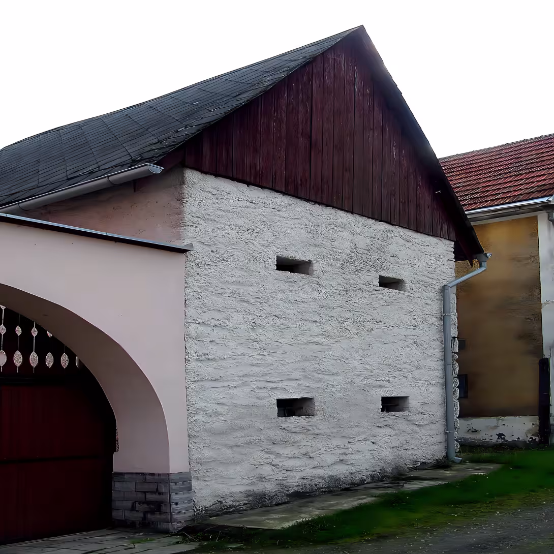 Sýpka u čp. 84