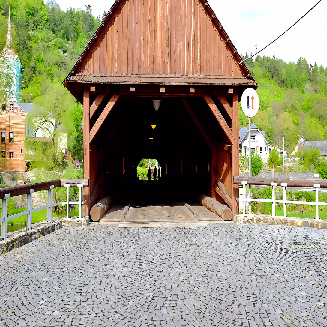 Smírčí kříž (Radošov)